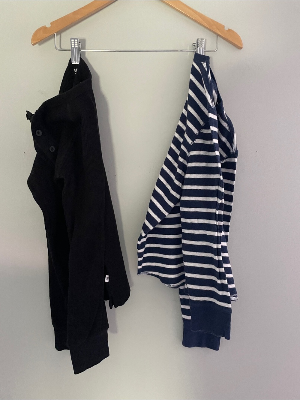 GAP boys Black thermal & Navy and White Striped tops size:M